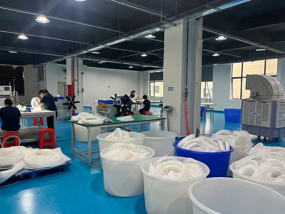 广东金士领氟塑料厂家：生产车间PTFE管材实拍图片